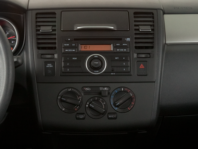 2010 Nissan Versa 1.8 SL