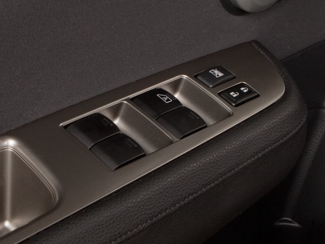 2010 Nissan Versa 1.8 SL