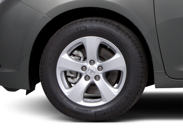 2013 Toyota Sienna SE 8 Passenger