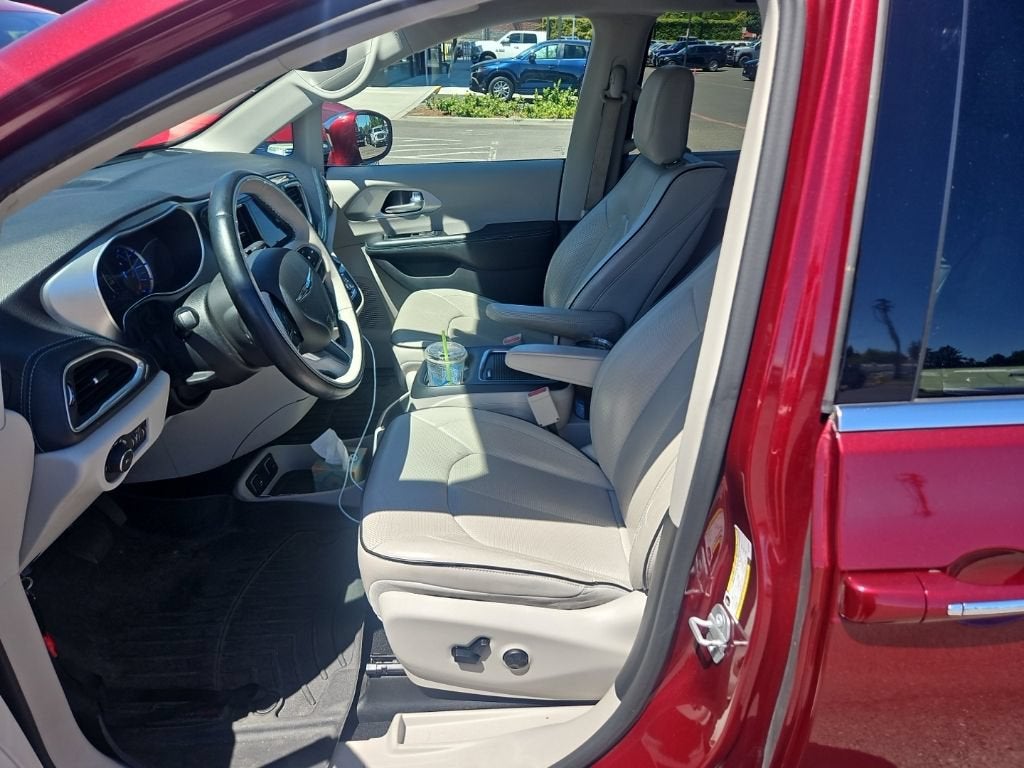 2018 Chrysler Pacifica Hybrid Limited