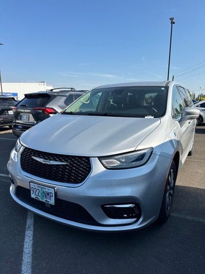 2022 Chrysler Pacifica Hybrid Touring L