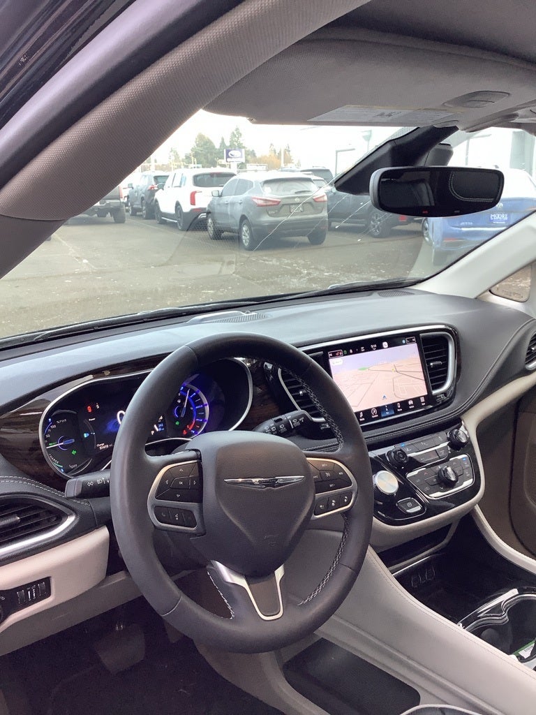 2023 Chrysler Pacifica Hybrid Limited