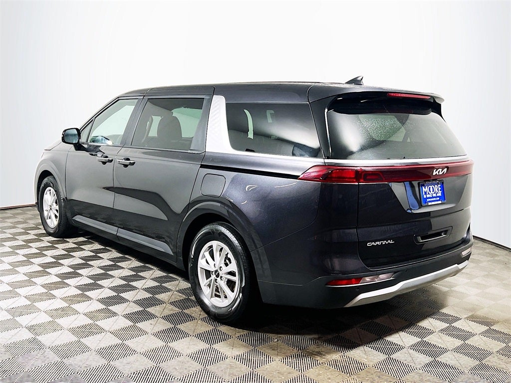 2024 Kia Carnival LX