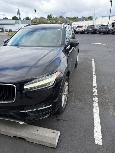 2016 Volvo XC90 T6 Momentum