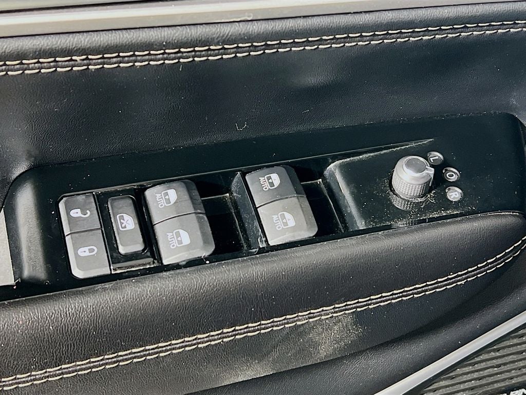 2024 Jeep Wagoneer Base