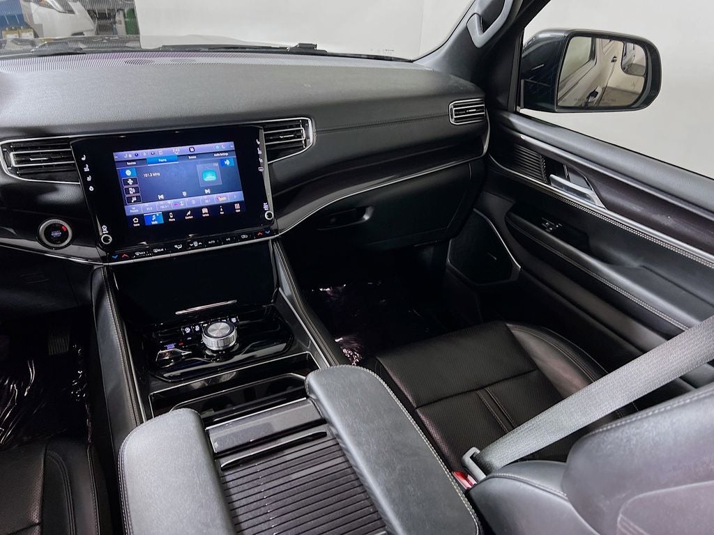 2024 Jeep Wagoneer Base