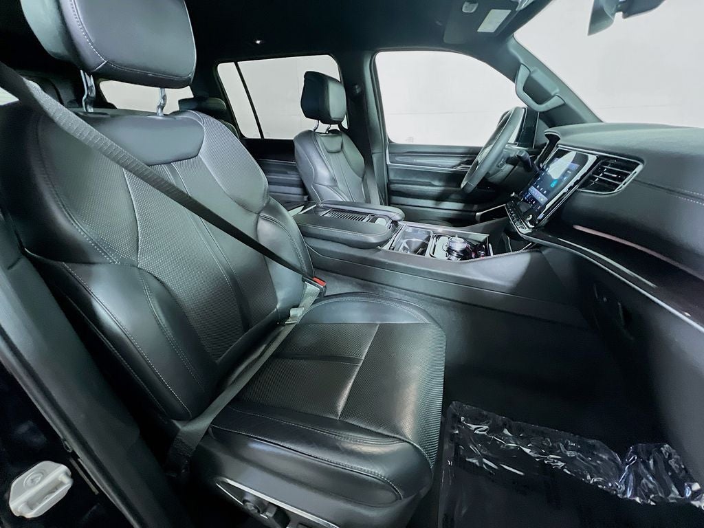 2024 Jeep Wagoneer Base