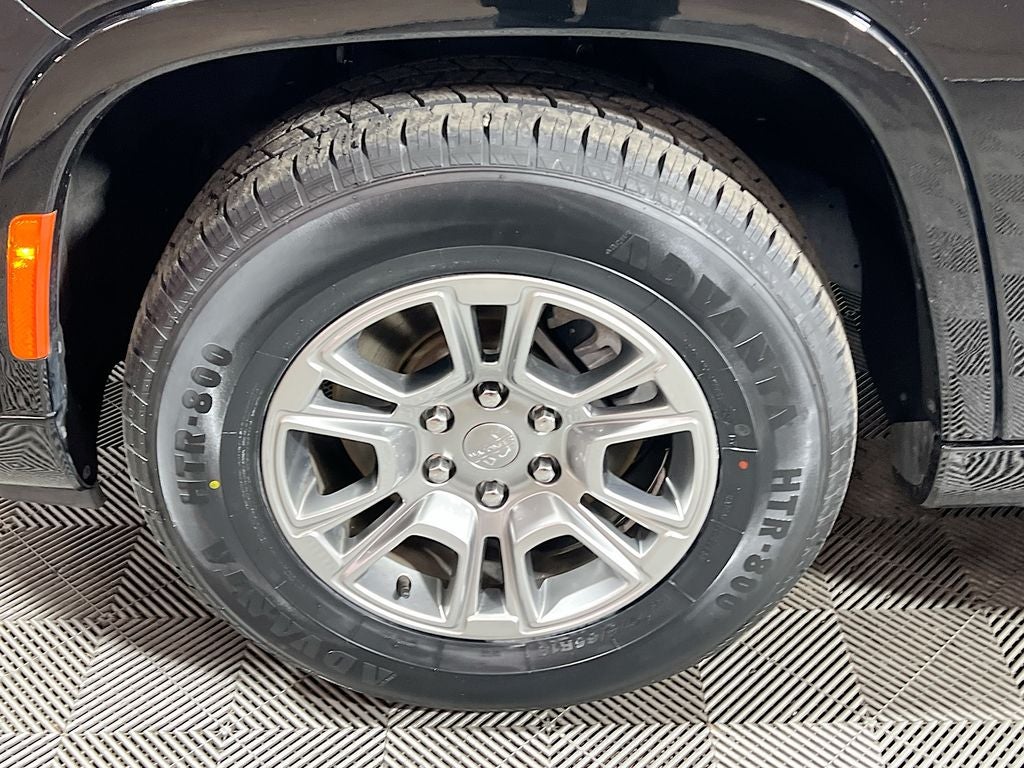 2024 Jeep Wagoneer Base