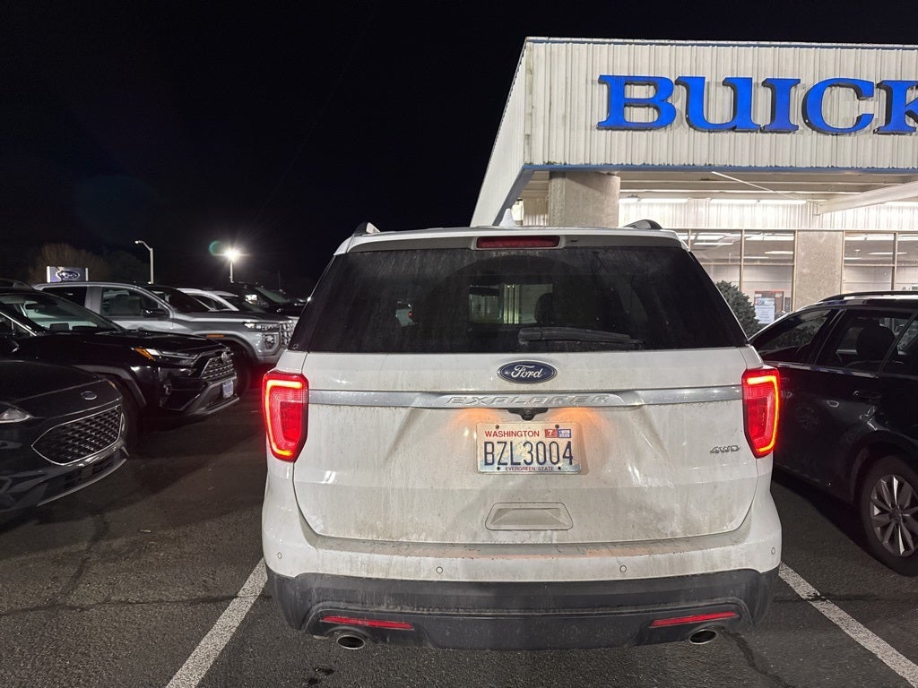 2017 Ford Explorer Base