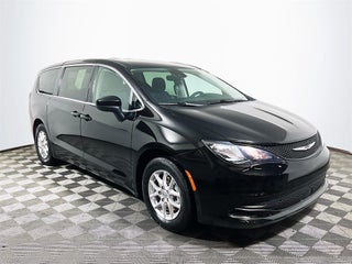 2024 Chrysler Voyager LX