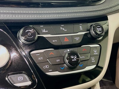 2023 Chrysler Pacifica Hybrid Limited