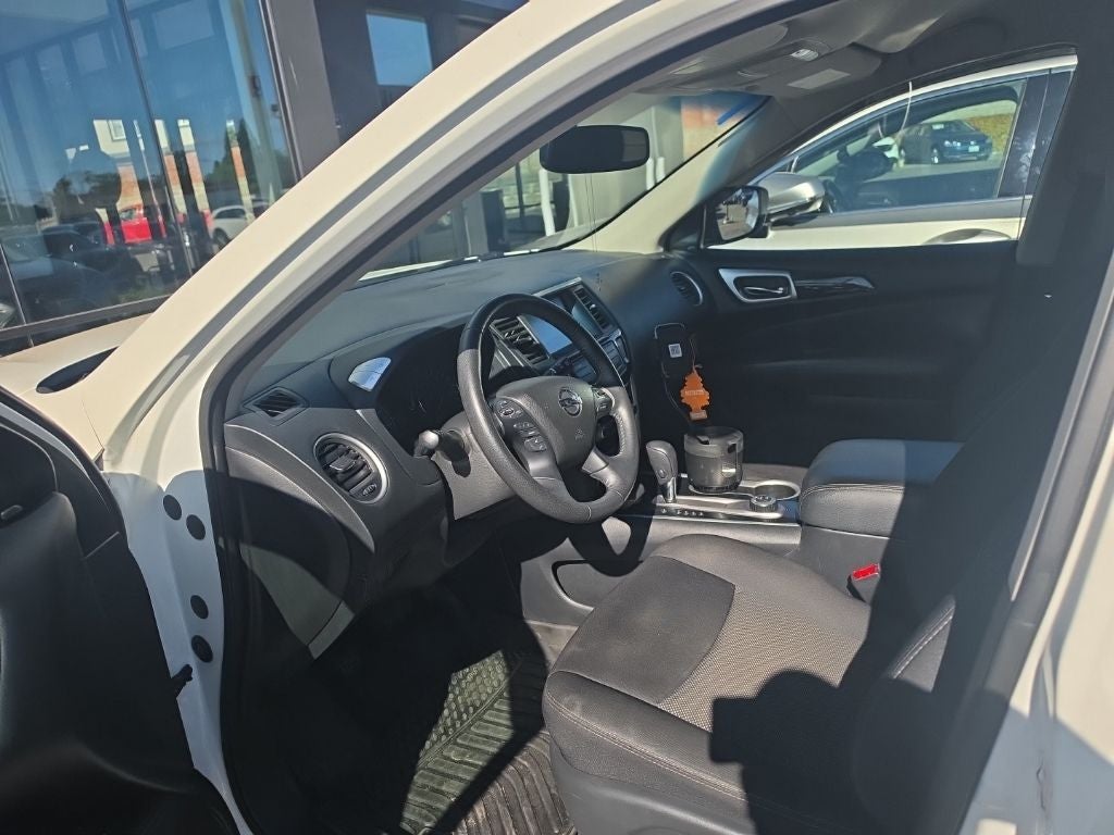 2020 Nissan Pathfinder SV
