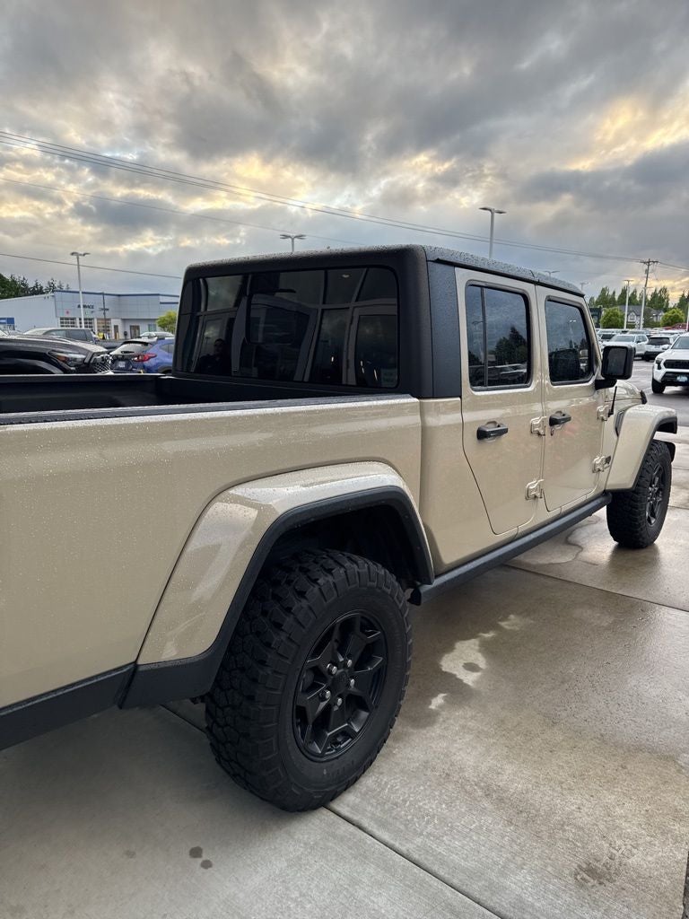 2022 Jeep Gladiator Willys