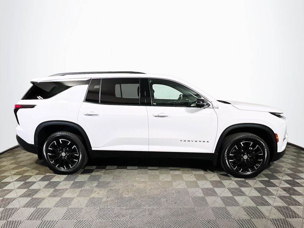 2025 Chevrolet Traverse LT 2LT