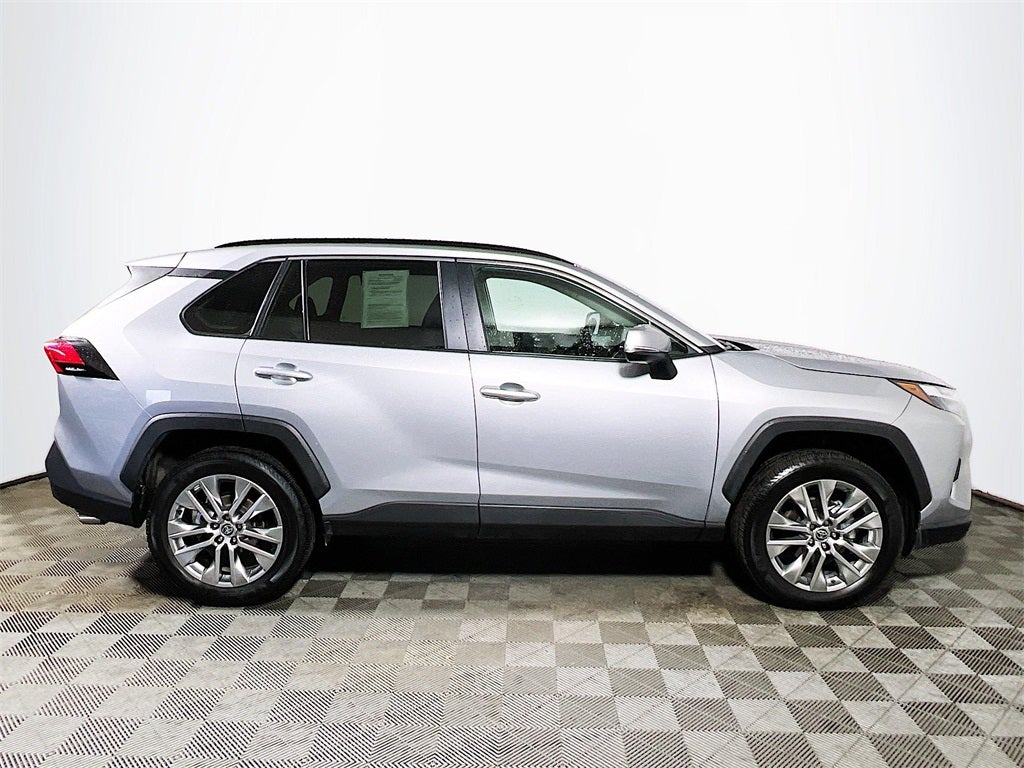 2025 Toyota RAV4 XLE Premium