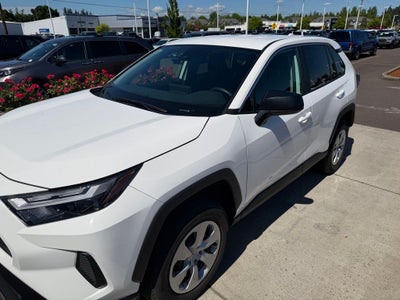2025 Toyota RAV4 LE