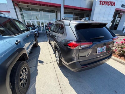 2021 Toyota RAV4 LE