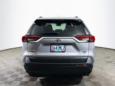 2020 Toyota RAV4 XLE