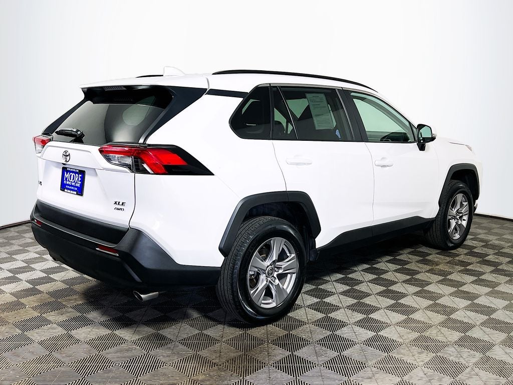 2025 Toyota RAV4 XLE