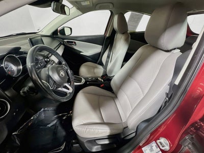 2020 Toyota Yaris XLE