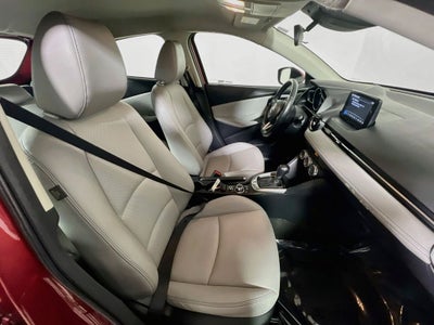 2020 Toyota Yaris XLE