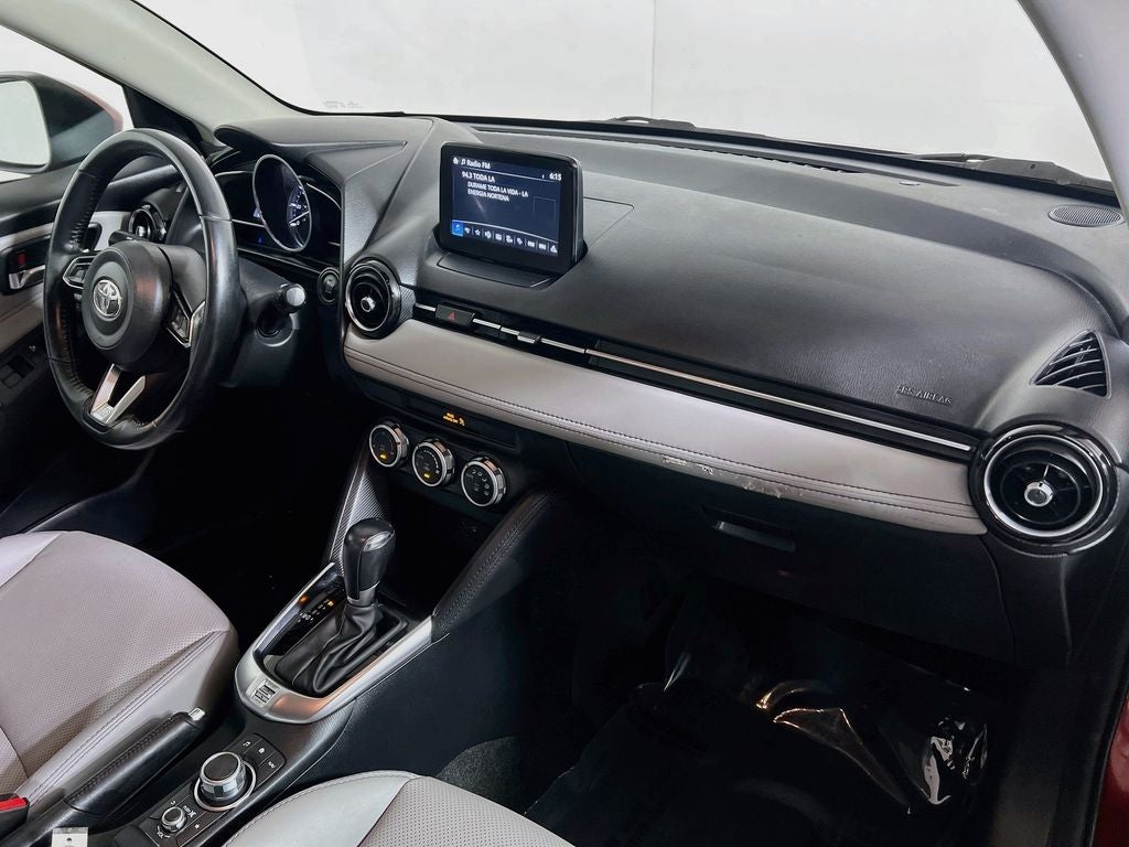 2020 Toyota Yaris XLE