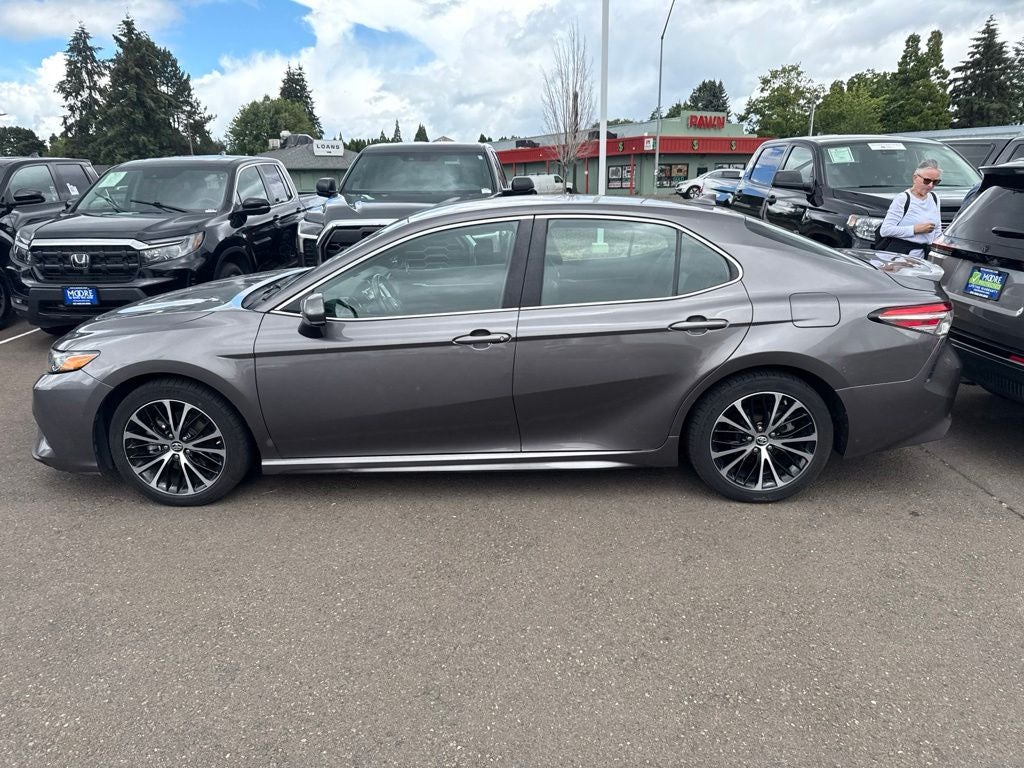 2019 Toyota Camry SE