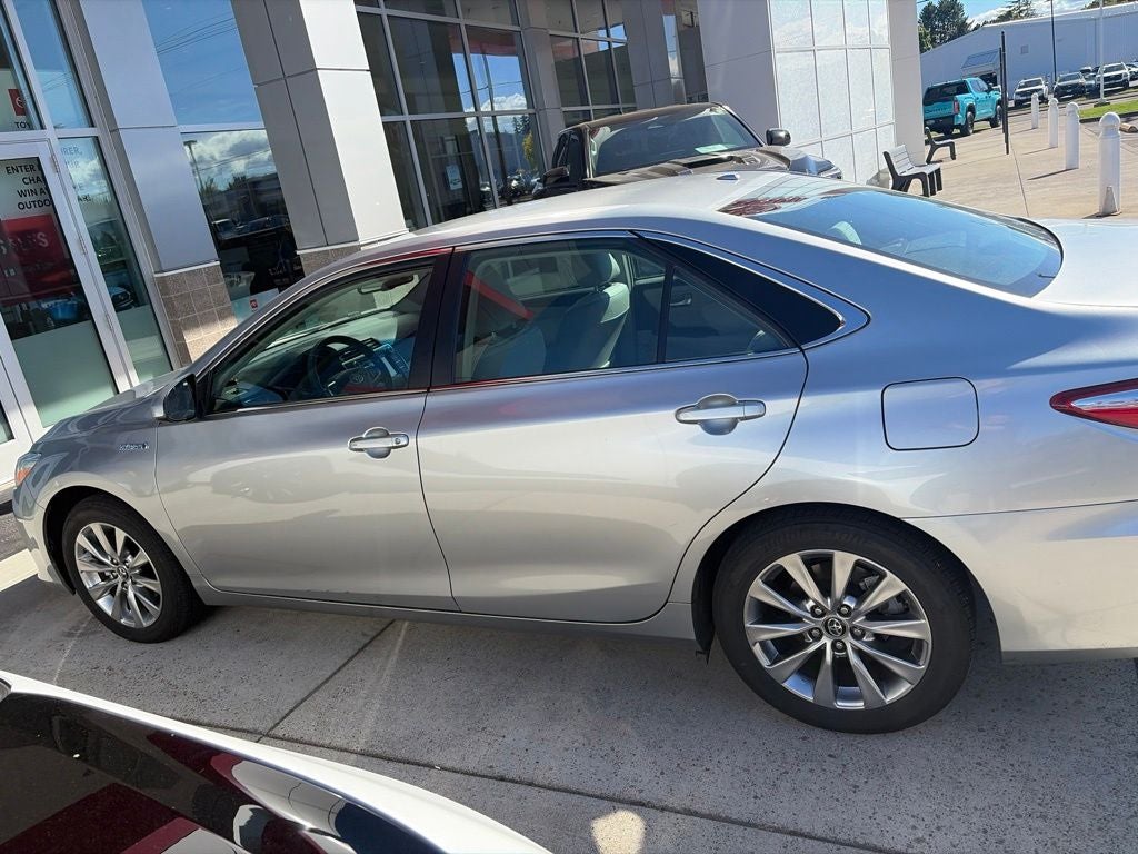 2017 Toyota Camry Hybrid XLE