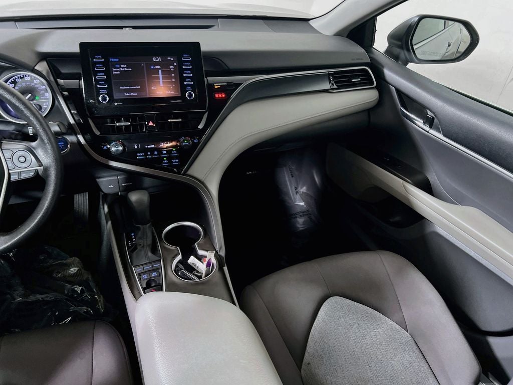 2022 Toyota Camry Hybrid LE