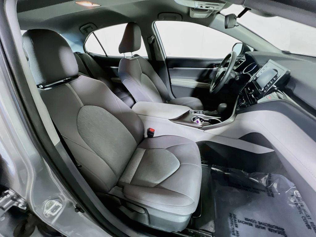 2022 Toyota Camry Hybrid LE