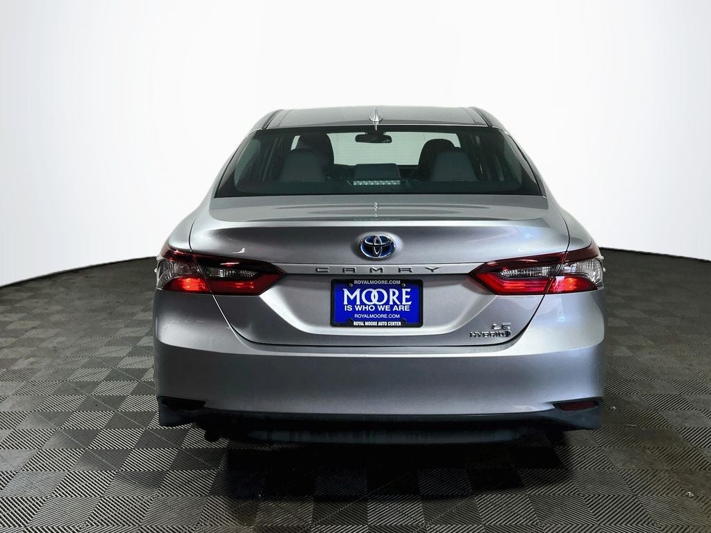 2022 Toyota Camry Hybrid LE