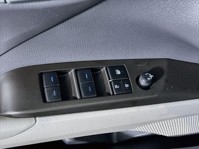 2022 Toyota Camry Hybrid LE