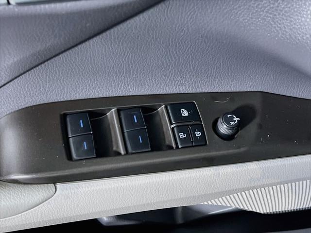 2022 Toyota Camry Hybrid LE