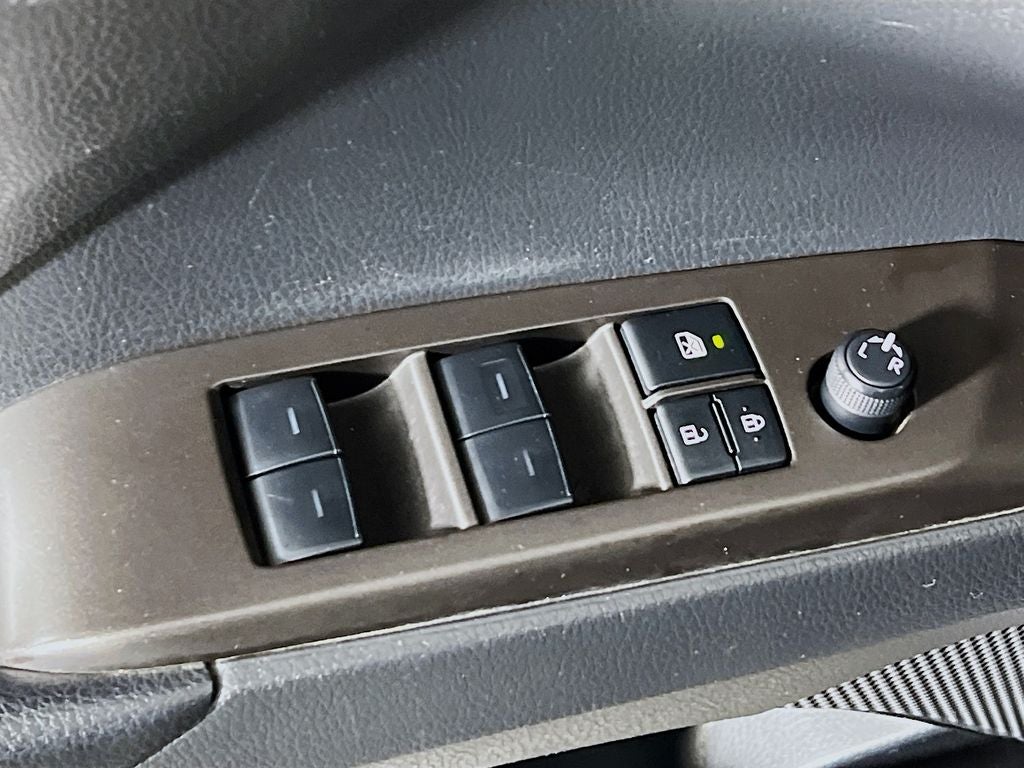 2023 Toyota Camry Hybrid SE