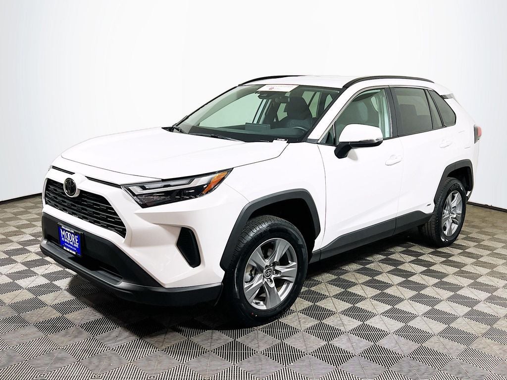 2025 Toyota RAV4 Hybrid XLE