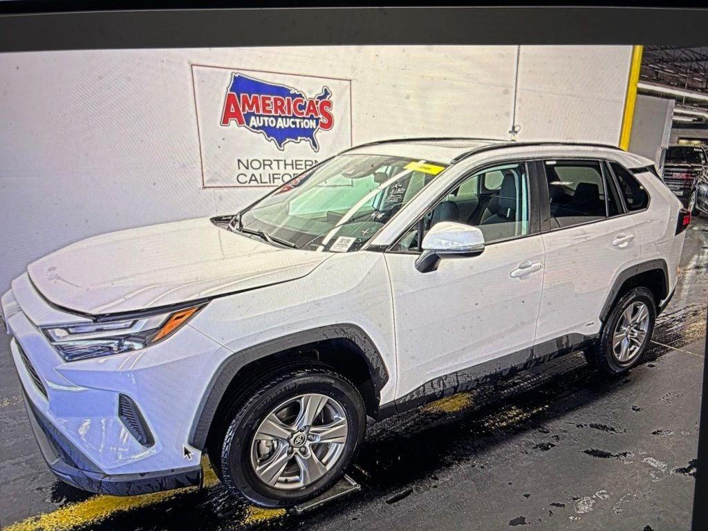2022 Toyota RAV4 Hybrid XLE