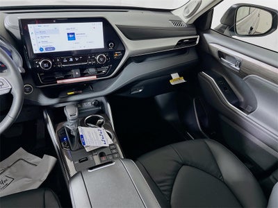 2026 Toyota Highlander Hybrid Platinum