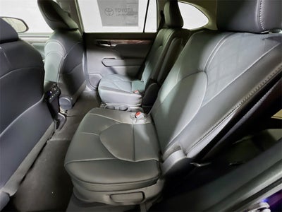 2026 Toyota Highlander Hybrid Platinum