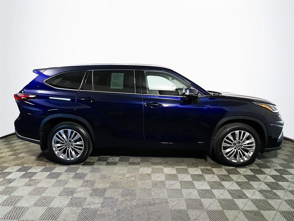 2026 Toyota Highlander Hybrid Platinum
