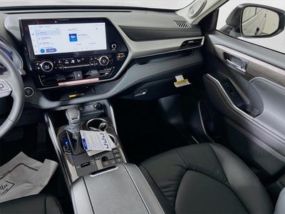 2026 Toyota Highlander Hybrid Platinum