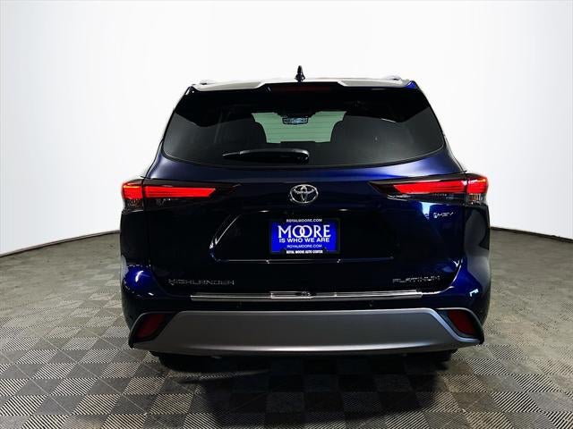 2026 Toyota Highlander Hybrid Platinum