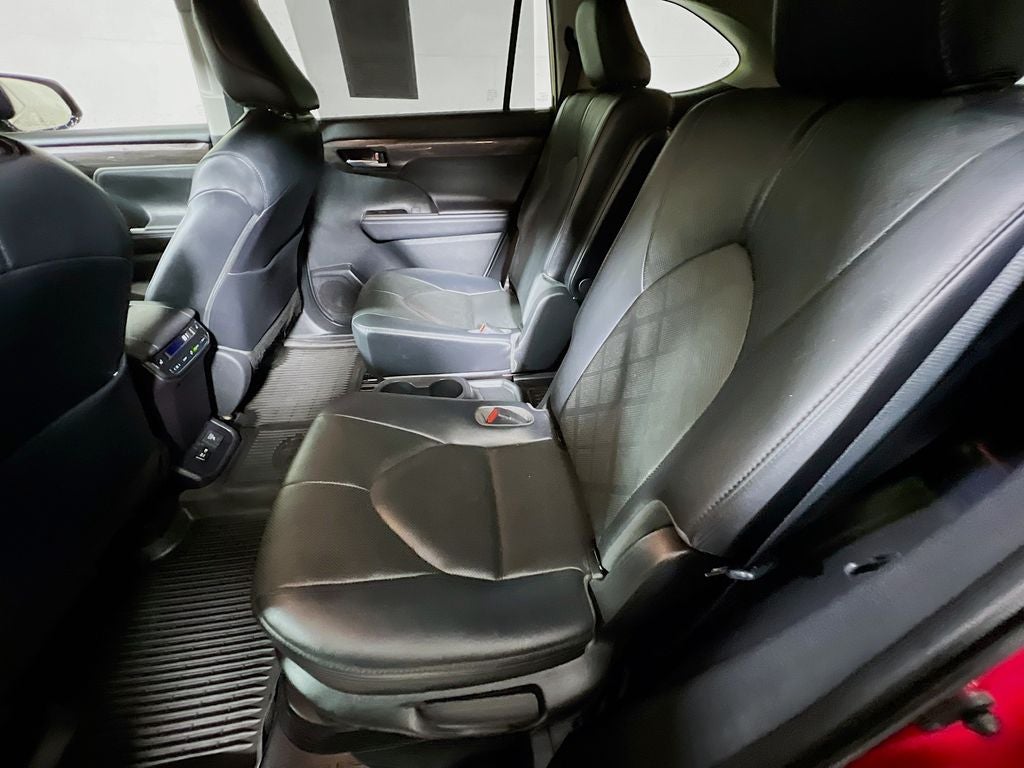 2021 Toyota Highlander Hybrid Platinum