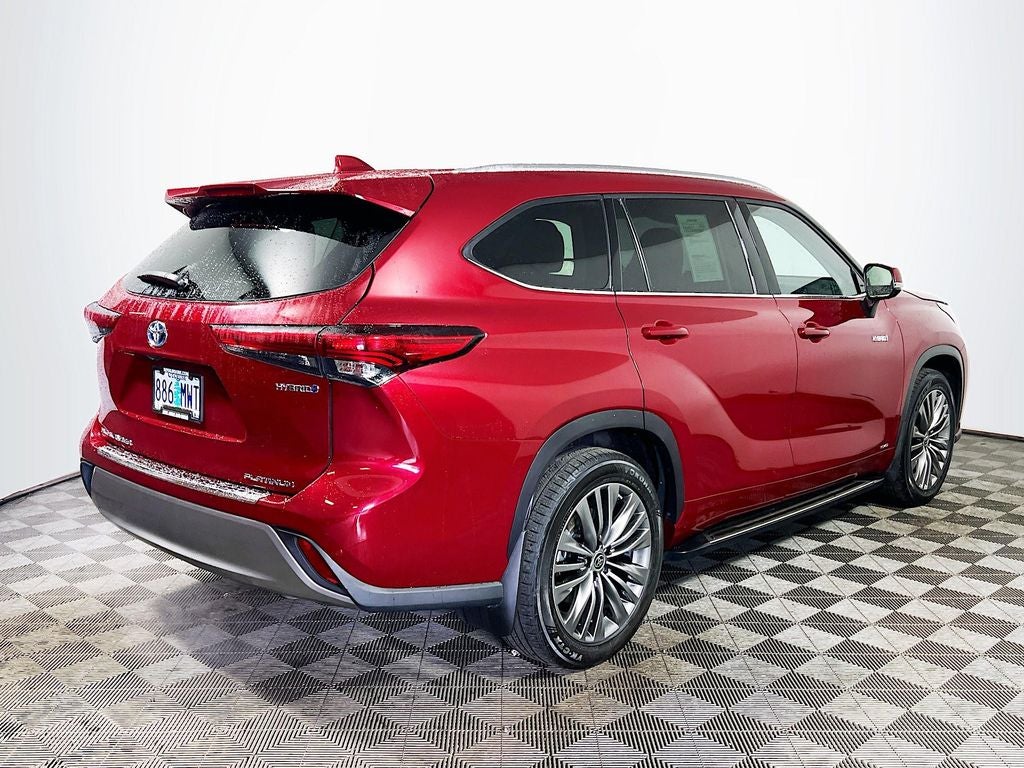 2021 Toyota Highlander Hybrid Platinum