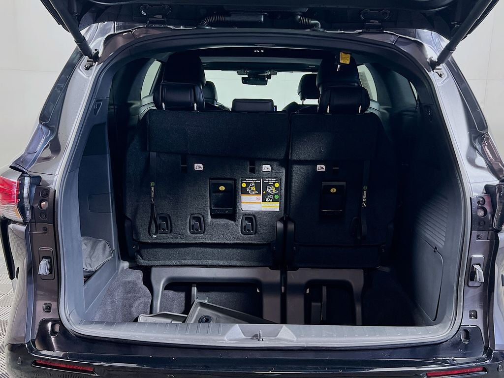 2025 Toyota Sienna Platinum 7 Passenger