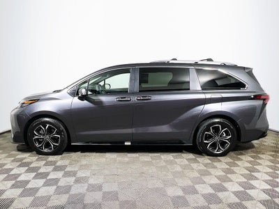 2025 Toyota Sienna Platinum 7 Passenger