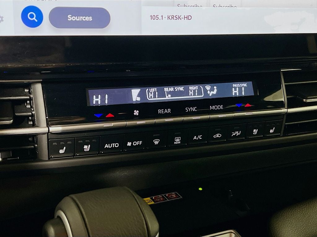 2025 Toyota Sienna Platinum 7 Passenger