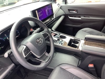 2025 Toyota Sienna Platinum 7 Passenger
