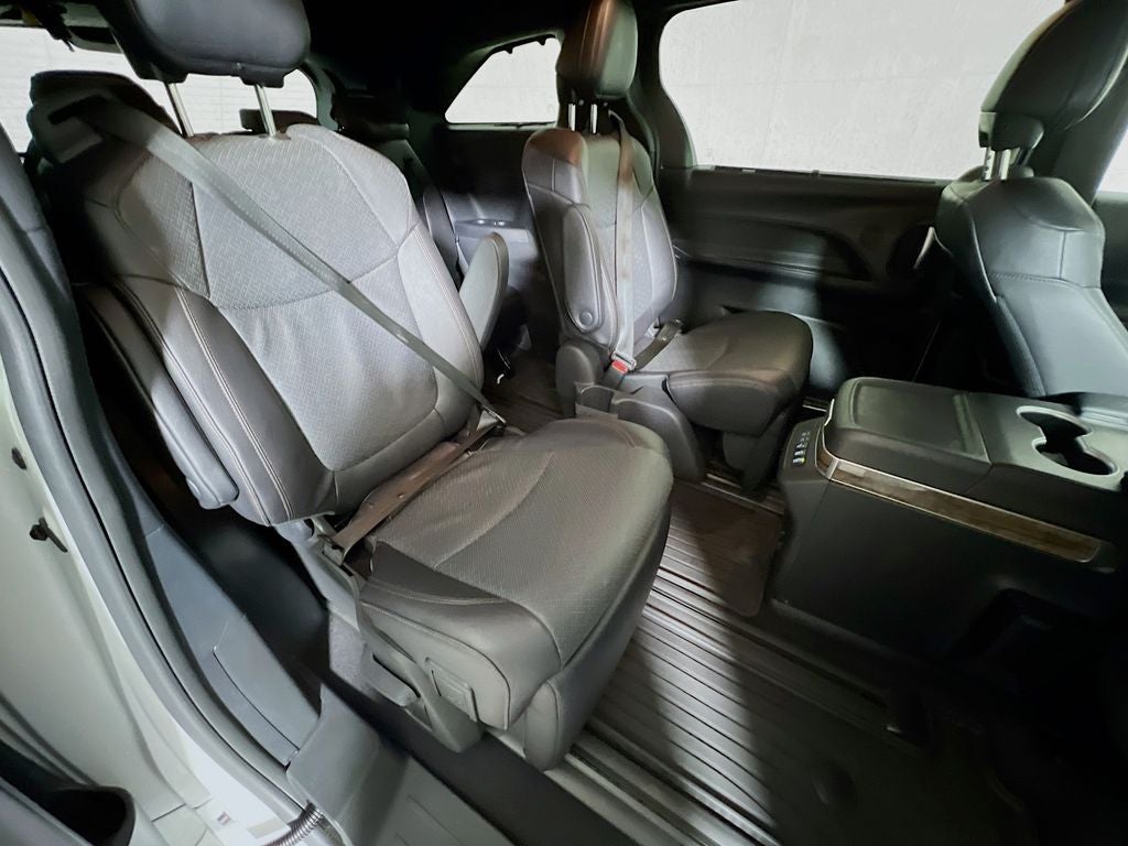 2025 Toyota Sienna Platinum 7 Passenger