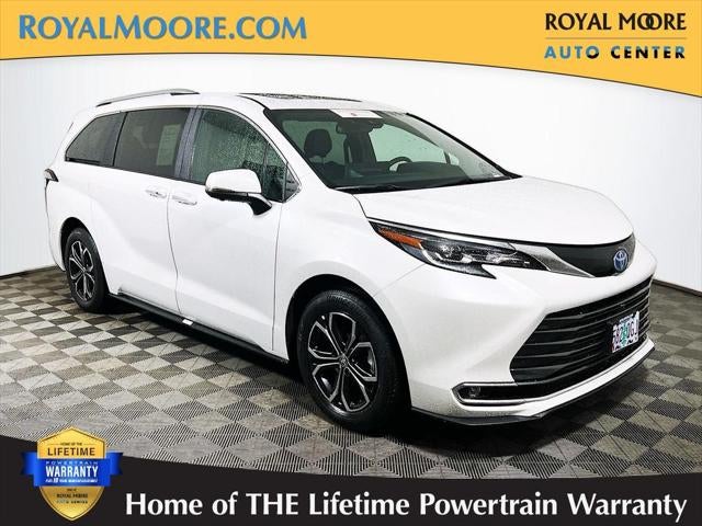 2025 Toyota Sienna Platinum 7 Passenger