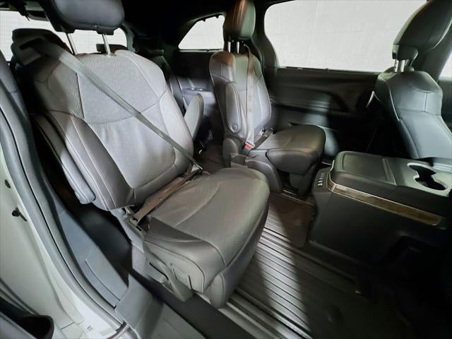 2025 Toyota Sienna Platinum 7 Passenger